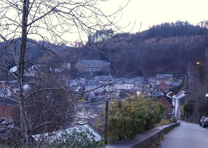 בית נופש Le Reve לה רושה - אן - ארדן